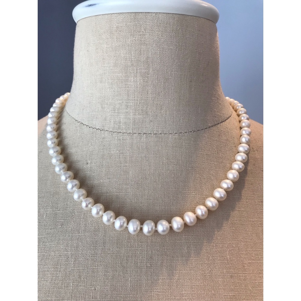 Genuine White Pearl Necklace - Picture 2 of 6